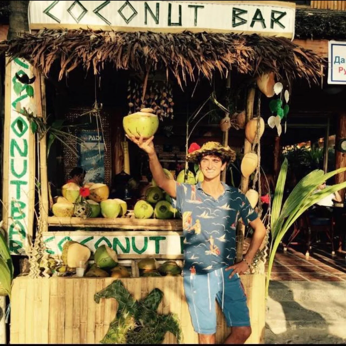 Titelbild: BEHIND THE COCONUT – Die vergessene Kultur hinter der Kokosnuss